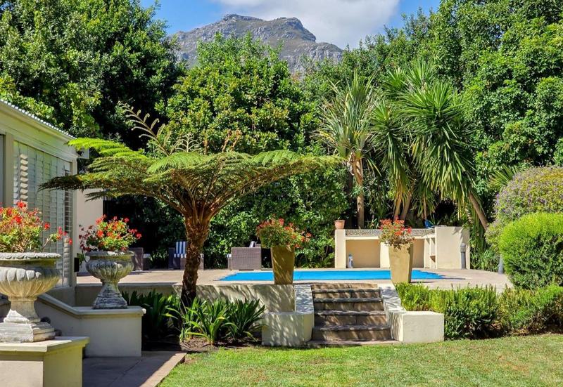 6 Bedroom Property for Sale in Hout Bay Western Cape